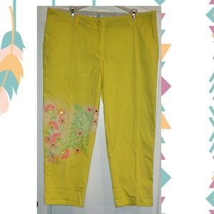 Crown & Ivy Yellow Floral capris